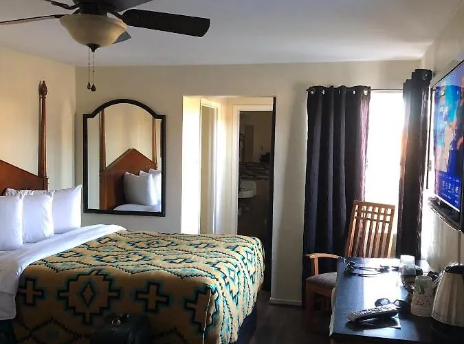 Apache Motel 3*